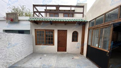 Venta de Casa con Galpón