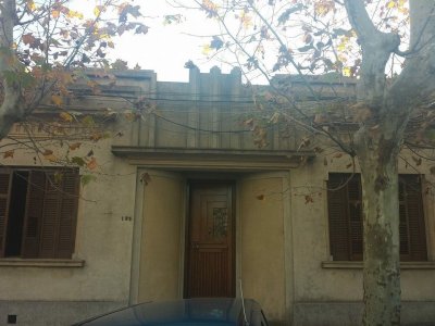 Venta de casa en pleno Centro Colonia del Sacramento