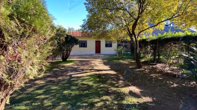 Casa En Zona Balnearia Con Gran Terreno