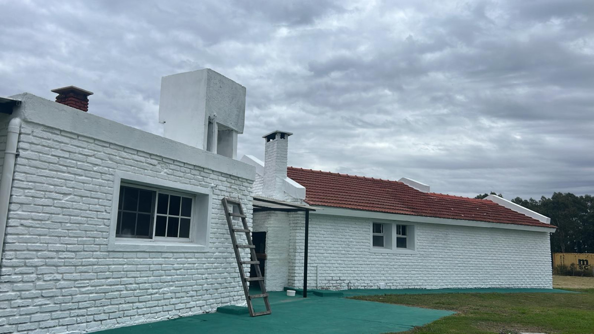 HERMOSA CASA DE 6 DORMITORIOS 5 BAÑOS IDEAL PARA EMPRESAS - NEGOCIOS 