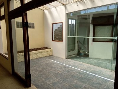 EXCELENTE UBICACION LOCAL COMERCIAL