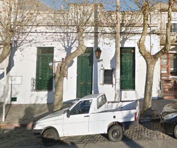 EXCEPCIONAL LOCAL EN PLENO CENTRO DE COLONIA DE SACRAMENTO 