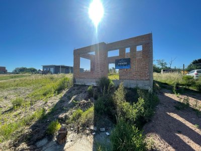 Oportunidad!! Terreno con Construccion