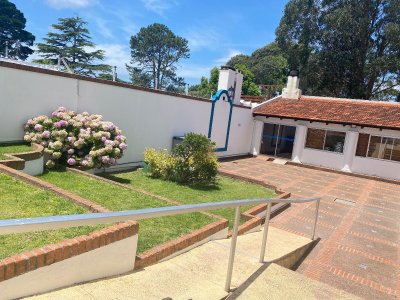 VENTA: 3 DORMITORIOS  2 BAÑOS   BALCÓN BAJOS GASTOS OPORTUNIDAD PUNTA DEL ESTE