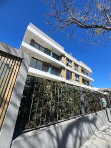 ALQUILO MODERNO , IMPECABLE APTO 2 DOR, BALCON , GARAGE . PRADO