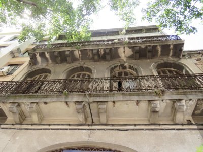 Venta inmueble  a reciclar sobre rambla portuaria Ciudad Vieja