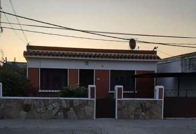 Casa En Venta De 5 Dormitorios C/ Cochera En Villa Española