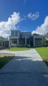 Casa en venta en Pinares, a una cuadra de la playa