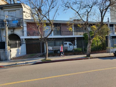 VENTA CASA 4 DORMITORIOS CON GARAGE EN EL PRADO