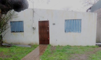 Terreno más casa a reciclar en La Teja