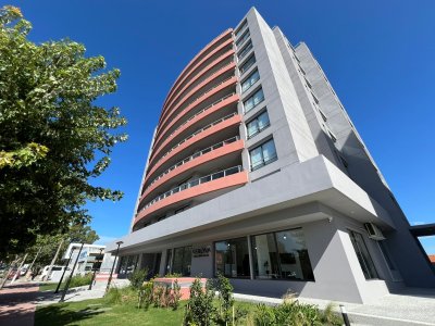 Venta apartamento 1 dormitorio + cochera centro Maldonado Edif Italia