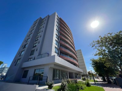 Alquiler apartamento 2 dormitorios Edificio Italia Maldonado