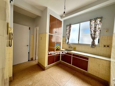 Apartamento venta 3 dormitorios centro cordon + servicio oportunidad oficina estudio 