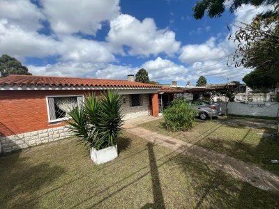Venta casa y apartamentos 2 y 3 dormitorios Flor de Maroñas 