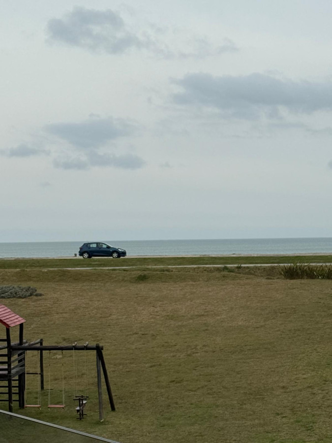 Alquiler Anual Edificio con Amenities Mansa Frente al Mar