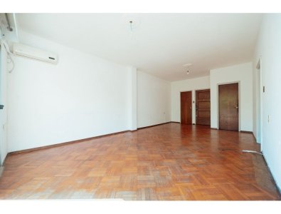 Venta apartamento de 3 dormitorios con 97m2 con garaje en Cordón a pasos de Av. 18