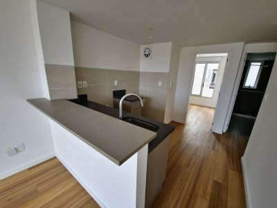 Apartamento en Venta de 2 Dormitorios con garaje pegado el Hospital Militar con Barbacoa, Gym y más