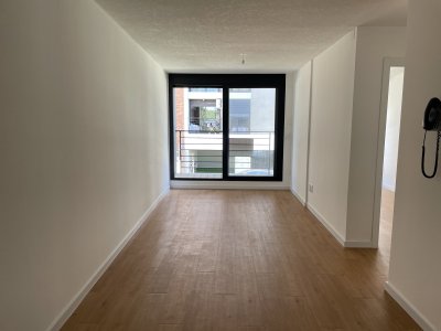Alquiler de Apartamento en Aguada de 2 Dormitorios al Frente en Montevideo