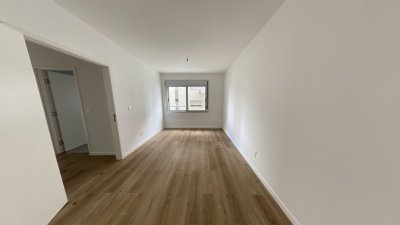 Venta de Apartamento Sobre 18 de Julio 1 Dormitorio con Barbacoa, Gym Abierto, Camaras de Seguridad C804-906P