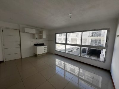 Alquiler de apartamento de 1 dormitorio con patio en Buceo 70 m²