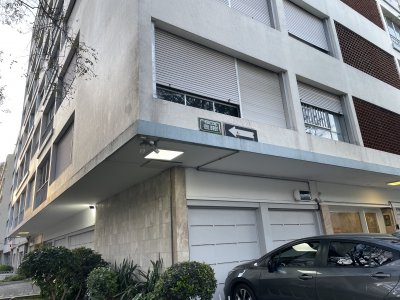 Alquilar de Apartamento en Parque Rodó 1 Dormitorio con patio interno SIN Gastos Comunes C865