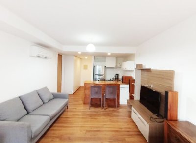 Alquiler de Monoambiente a pasos de la Rambla de Punta Carretas con patio interno privado y barbacoa