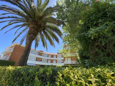 Alquiler de Apartamento de 3 Dormitorios 2 Garajes y 2 baños en la Península de Punta del Este