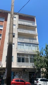 Apartamento en excelente ubicación Colonia y MCM 2 dorm 
