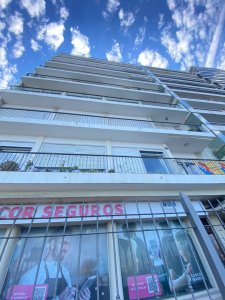 Hermoso apartamento en alquiler 3 dorm frente al mar en Pocitos