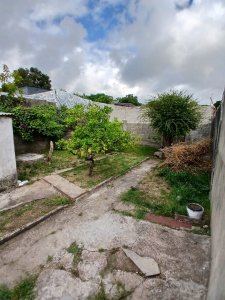 Venta de casa 2 dormitorios y gran fondo en Maroñas