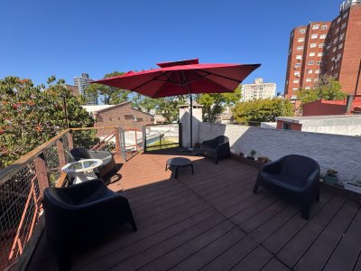 Casa en PH 3 dormitorios y 2 baños en Venta en Buceo