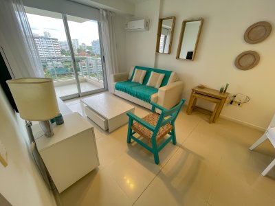 Hermoso apartamento en alquiler de verano, a pasos de Playa Brava