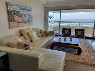 Exclusivo departamento en Torre Lobos en alquiler de verano!