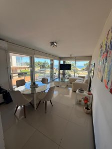 Moderno apartamento de 2 dormitorios 