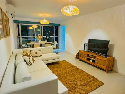 Apartamento en Icon Brava muy lindo puesto alquiler verano