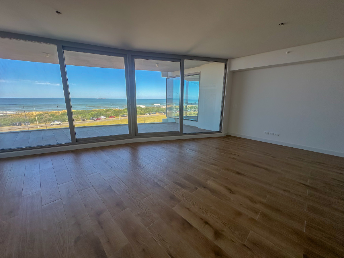 Apartamento en exclusiva Torre de Punta del Este!