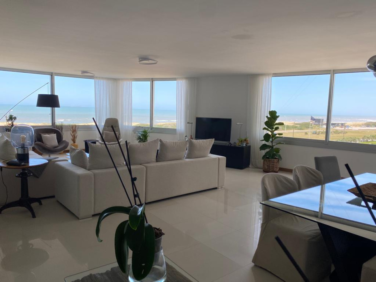 Tiburón 3, Marca registrada frente al Mar en Playa Brava
