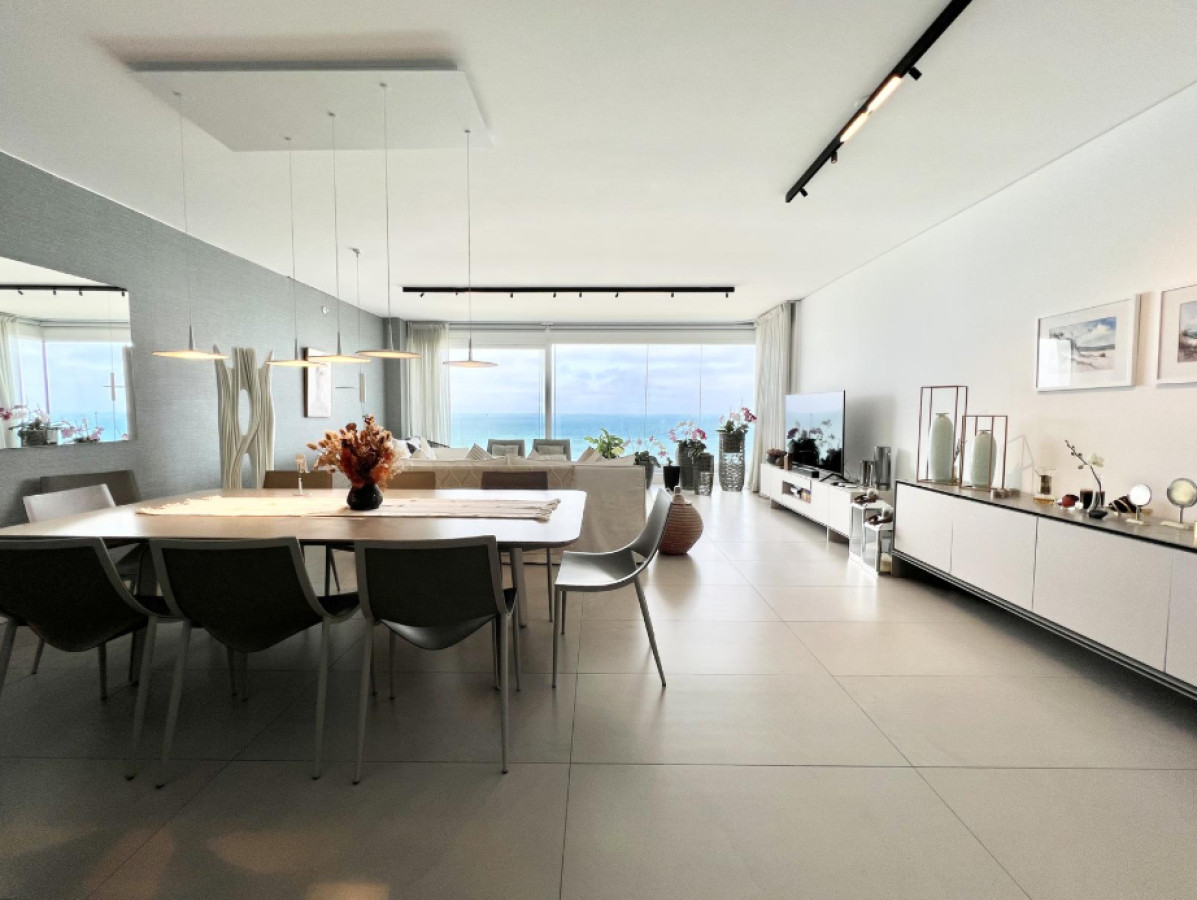 Exclusivo apartamento en primera linea de Playa Brava!