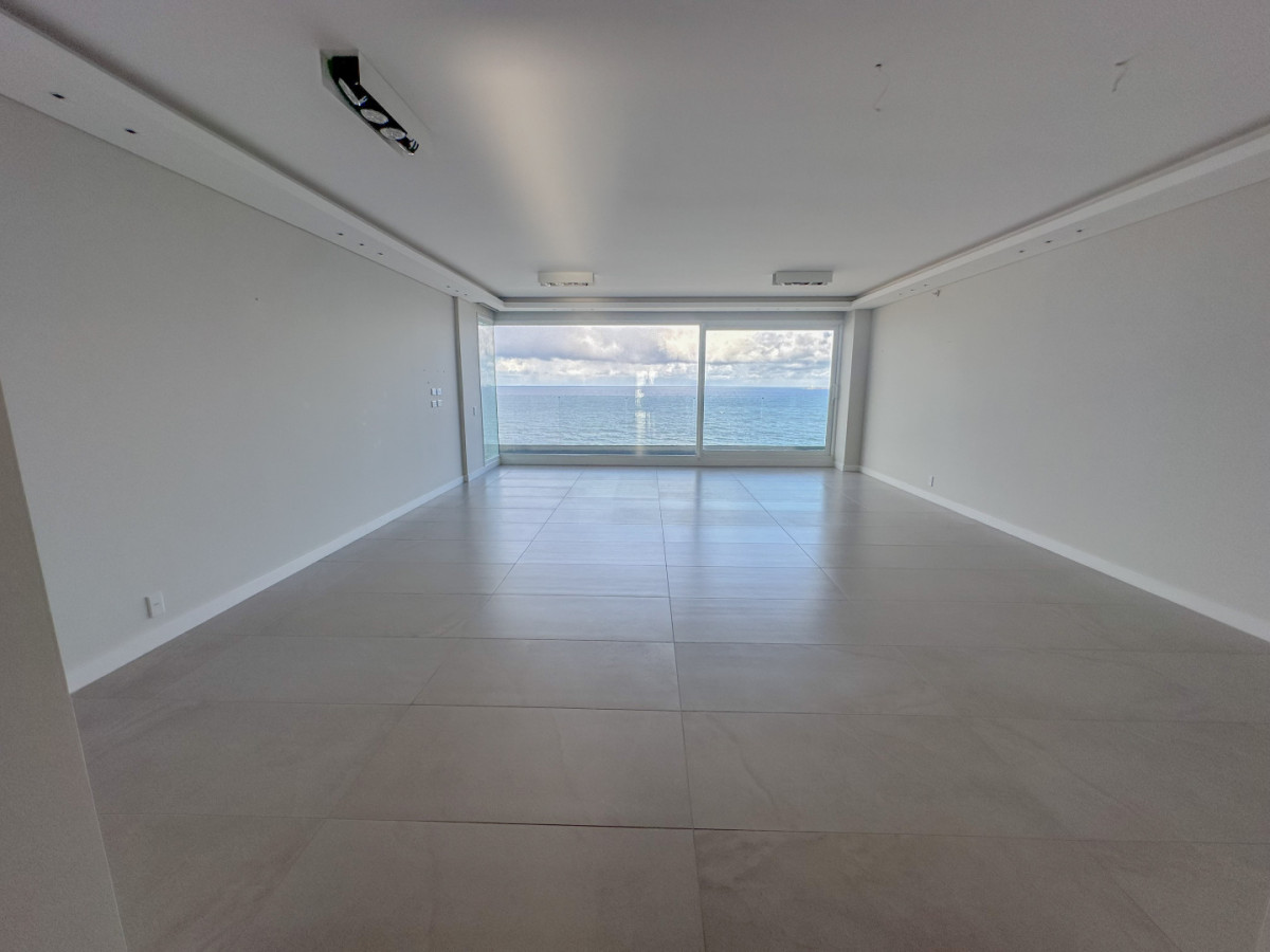 Le Parc III en piso alto, exclusivo departamento