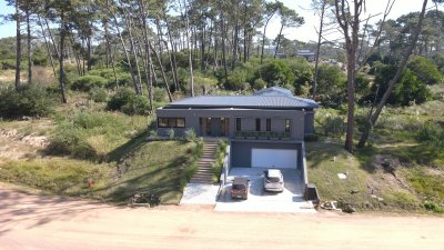 Hermosa casa en Reserva de Montoya. 