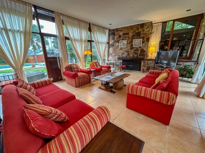 Casa en excelente zona de Playa Mansa 