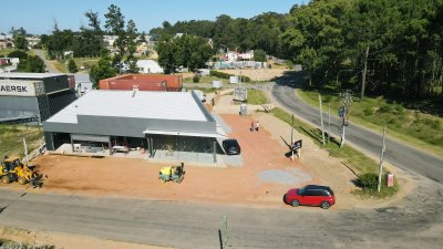 A estrenar local en Av en Maldonado con 660 m2 de uso exclusivo