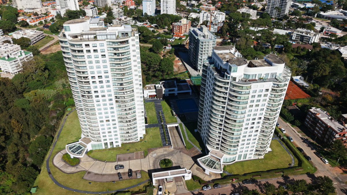 Tu próximo hogar en Punta, Edificio Ocean Drive ll 