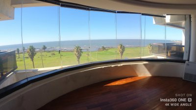 Gran apartamento 5 dormitorios de categoria Rambla Punta Carretas