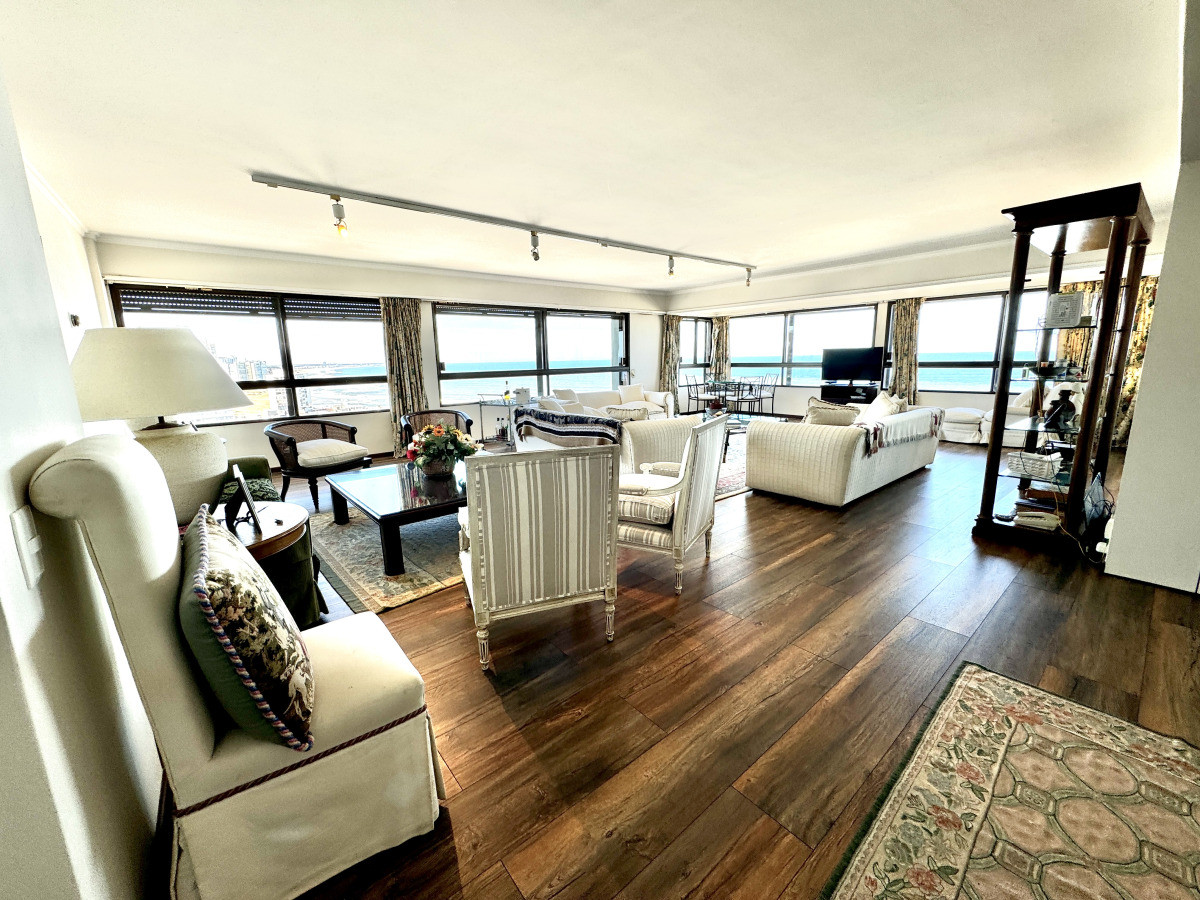 Apartamento 4 dormitorios Punta del Este