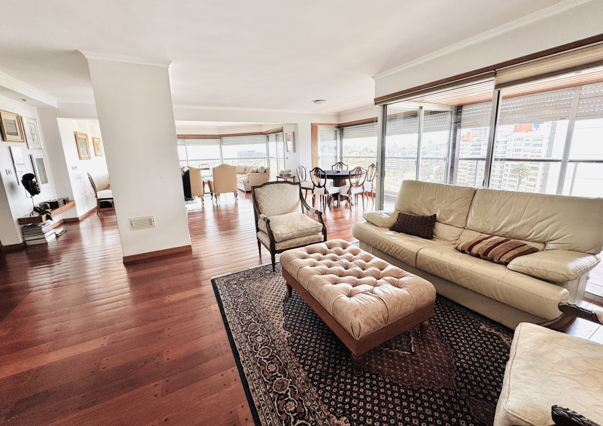 Venta gran apartamento 3 suites Puertito del Buceo