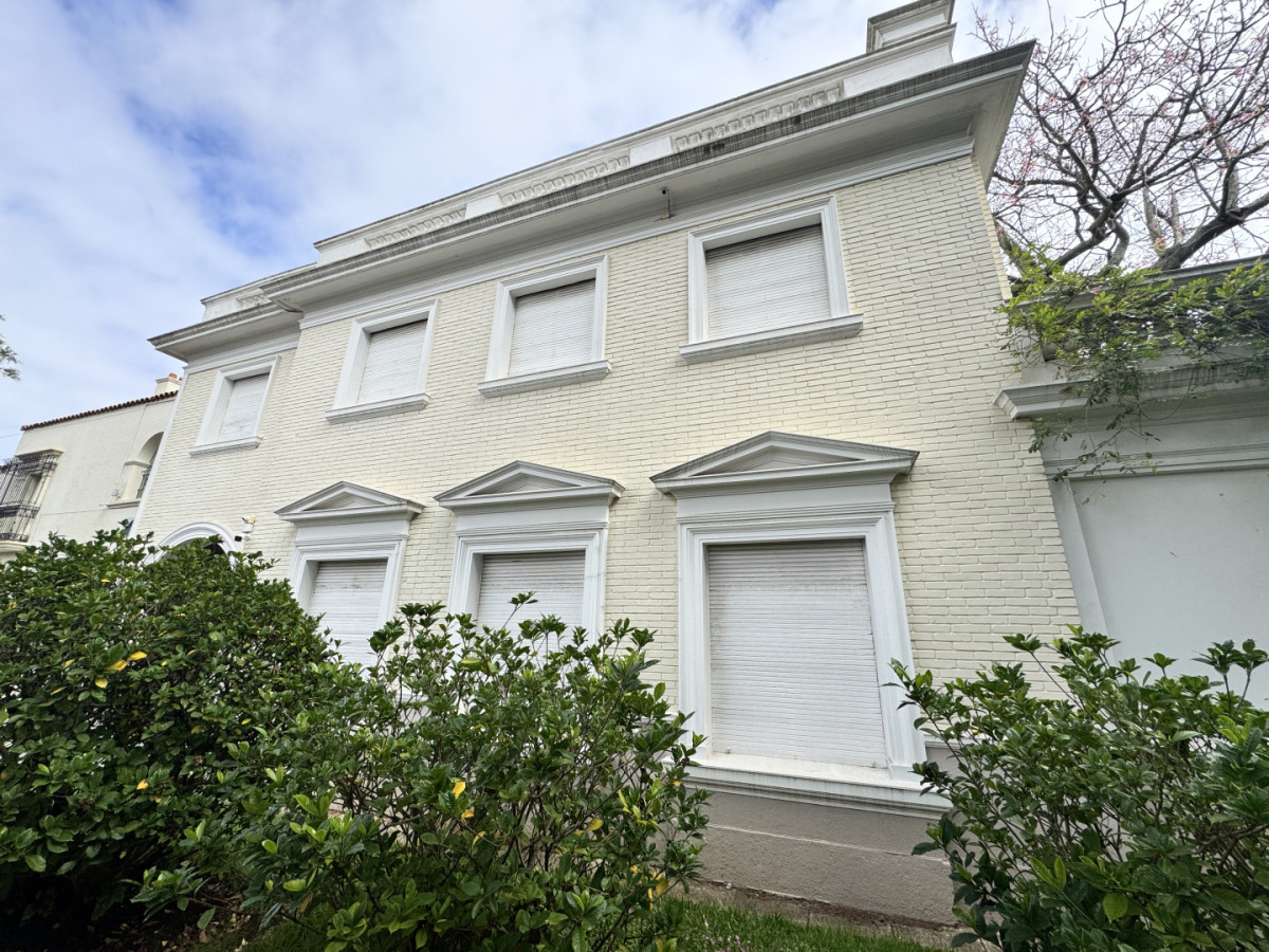 Casa Clasica  5 dormitorios Carrasco Sur