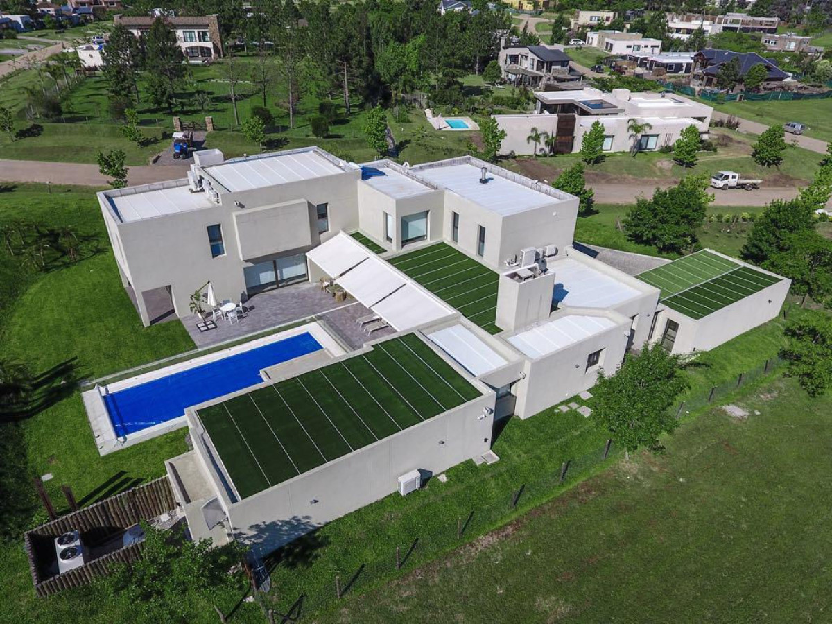Casa 4 dormitorios Barrio Privado Country Carmel