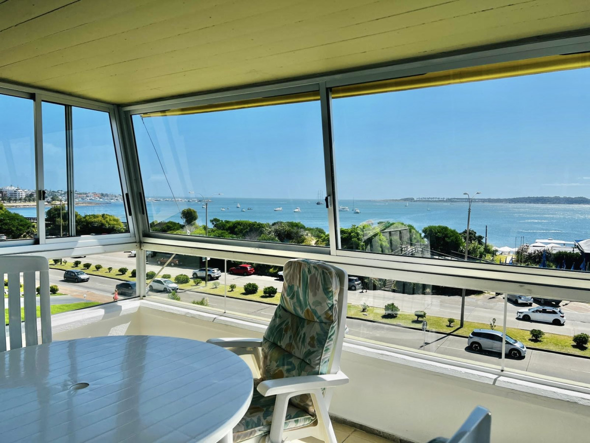 Apartamento - Playa Mansa 4 dormitorio