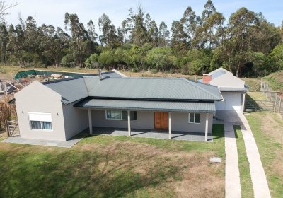 Hermosa casa Barrio privado - Punta Ballena - Venta
